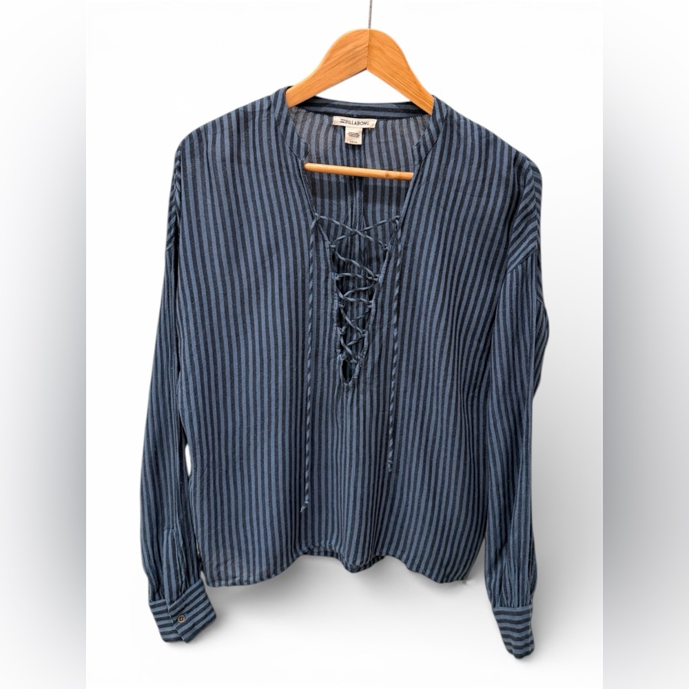 Billabong Women’s Long Sleeve Knitted Top Size S - Lace Up Detail